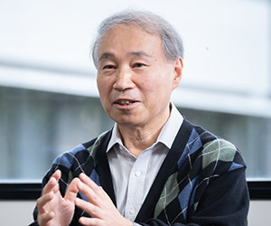 田口 精一教授の写真