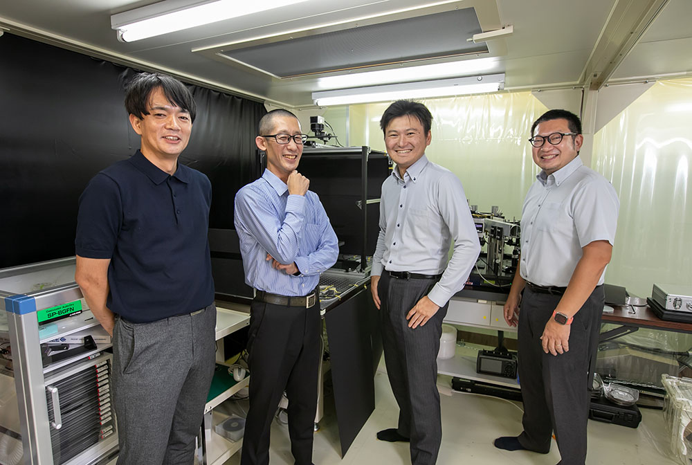 研究者4人の写真